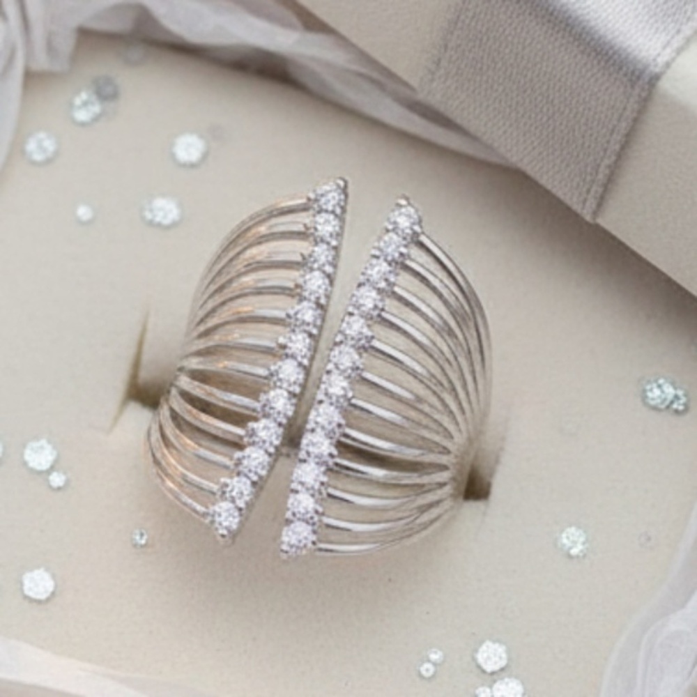 Sterling Silver .925 Womens Paved Zirconia‎ Cocktail Ring New